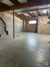 Building Photo - 40 Currant Cres