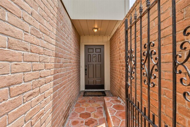 Building Photo - 2013 Trixie Ln