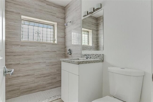 Foto del edificio - 5715 NW 6th Ave