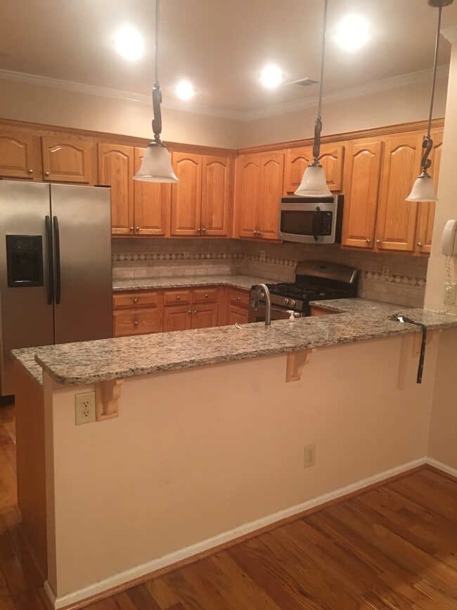 Kitchen - 4061 Brookside Pky
