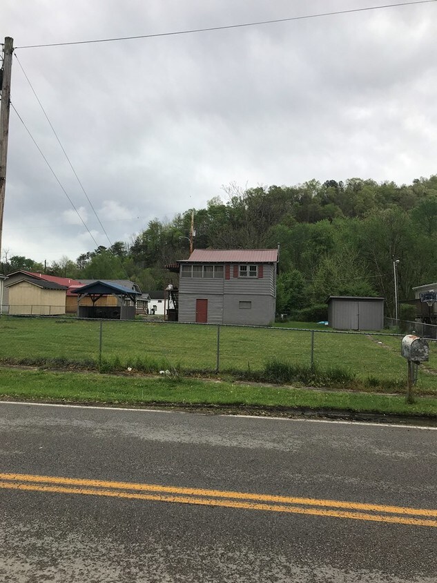 Building Photo - 26 Cs-1122