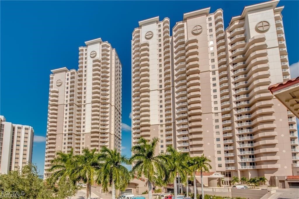 Foto principal - 2090 W First St