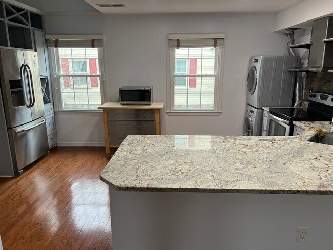 Photo - 94 N Bedford St Apartment