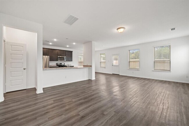 Foto del edificio - 16540 Moss Ln