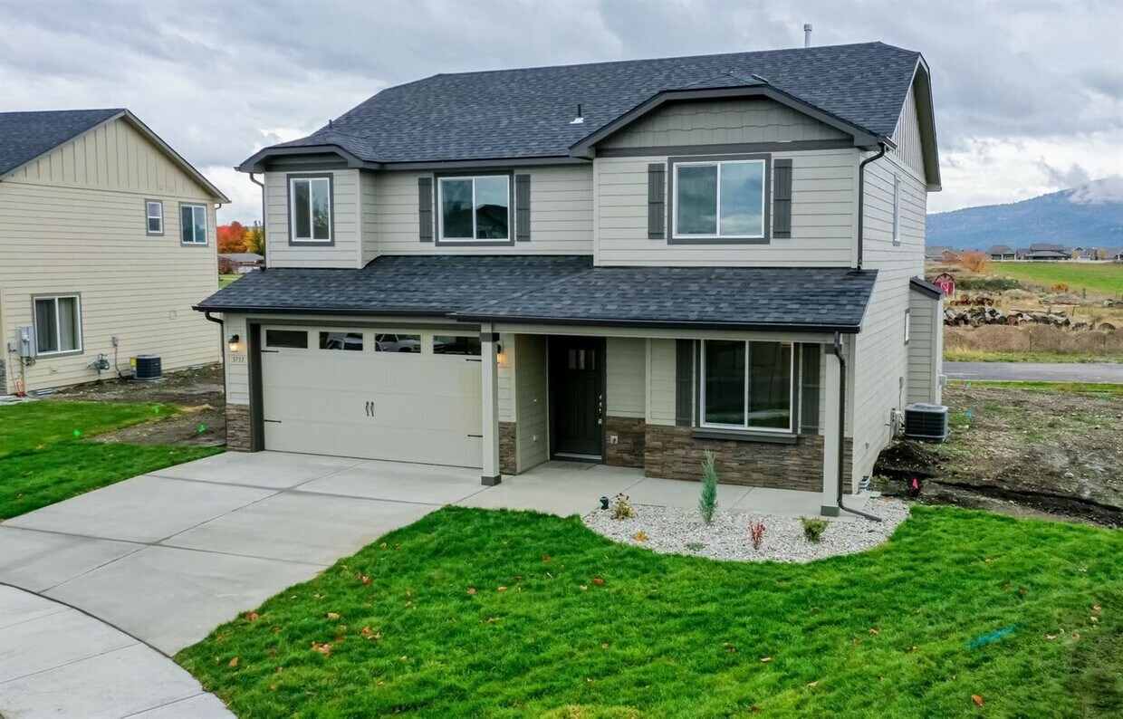 Foto principal - 4 br, 2.5 bath House - 3751 N. Eli Drive