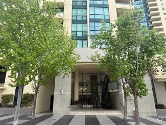 Building Photo - 555 Front St