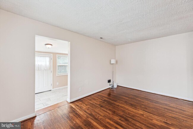 Foto del edificio - 44 E Reed Ave