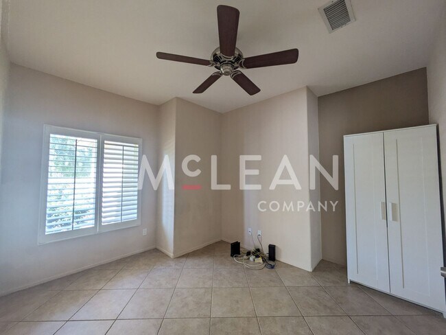 Building Photo - Stunning 3 Bedroom Home with Private Pool ...
