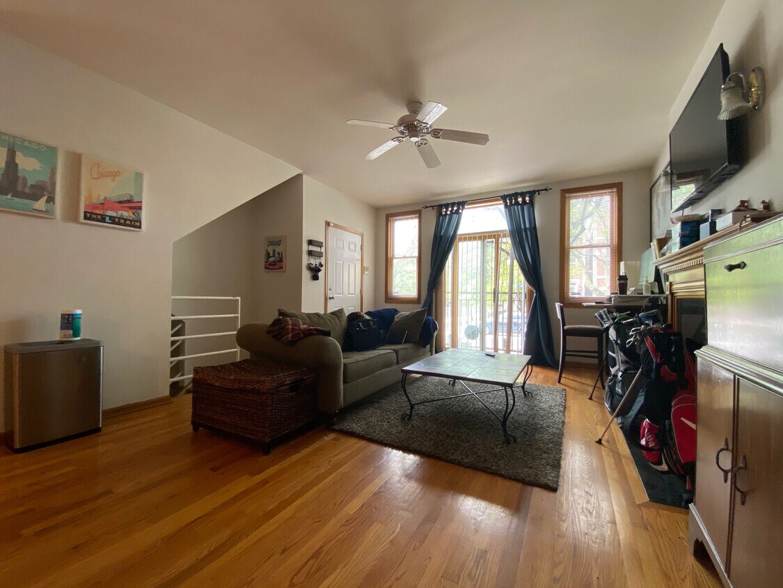 Primary Photo - 1437 W Huron St