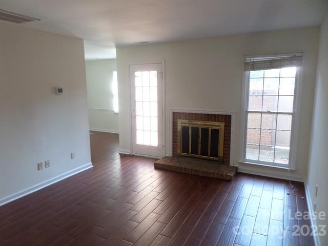 Building Photo - 530 N Poplar St