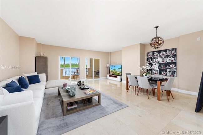 Building Photo - 2422 Fisher Island Dr