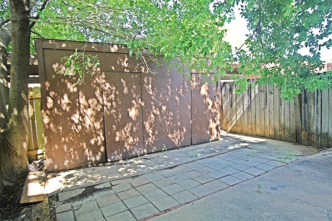 Foto del edificio - 1503 Cedar Cove St