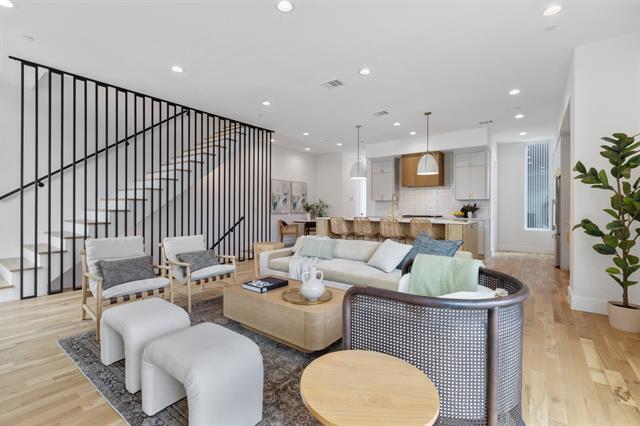 Foto principal - 4330 Dickason Ave