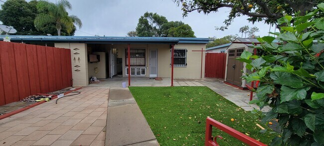 Building Photo - 3244 Clairemont Dr