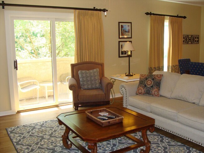 Foto del edificio - Treat Yourself 4210