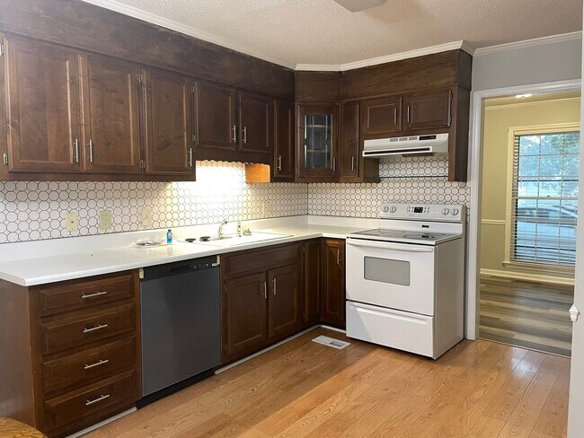 Building Photo - 777 Seina Vista Dr