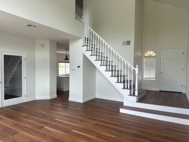 Foto del edificio - Available NOW for a sneak peek this weekend......