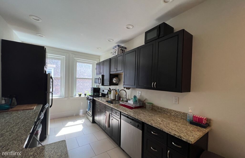 Primary Photo - 3 br, 2 bath House - 181 Harvard St Apt 2J