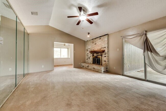 Foto del edificio - 3702 Lofland Ln