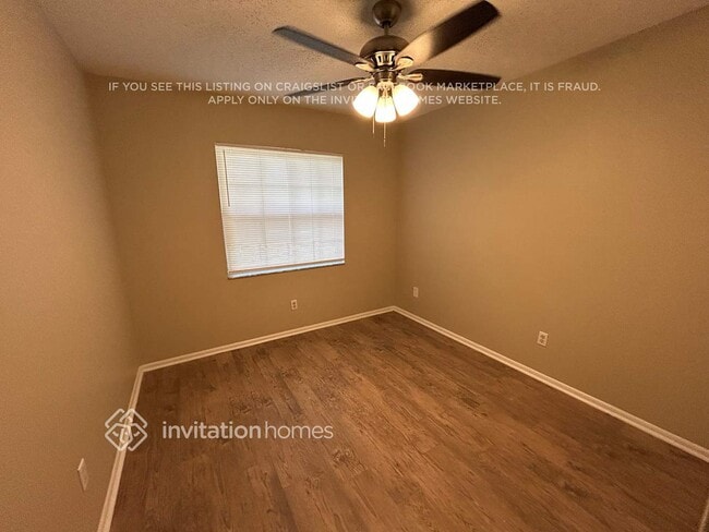 Building Photo - 419 Forest Oak Dr