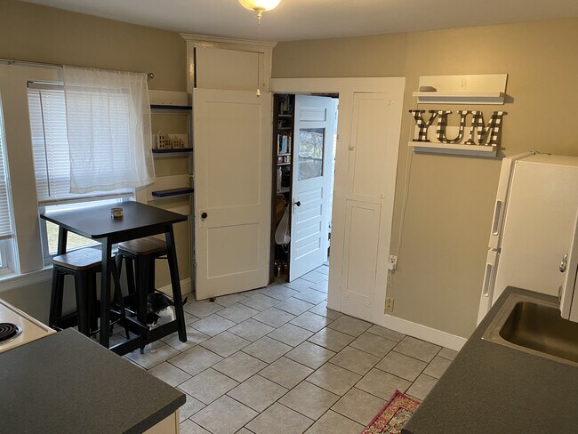 Foto del edificio - 8 Rumford Ave