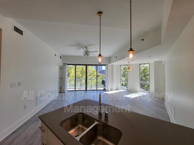 Foto del edificio - 1100 Howell Mill Rd NW