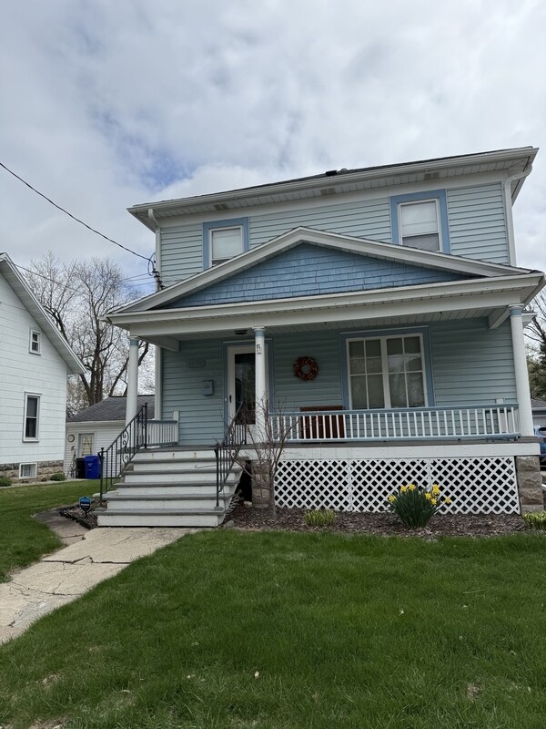 Building Photo - 1420 N Oneida St