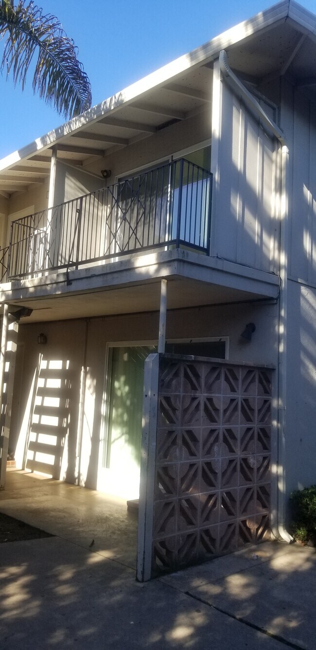 Building Photo - 404 Studio Cir