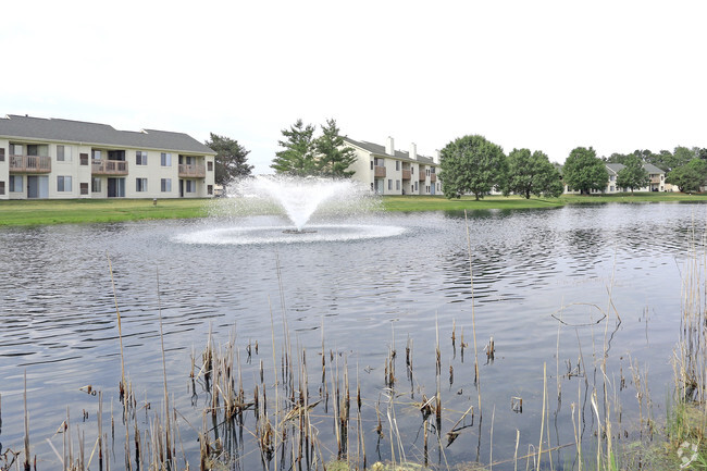 Building Photo - Hidden Lakes