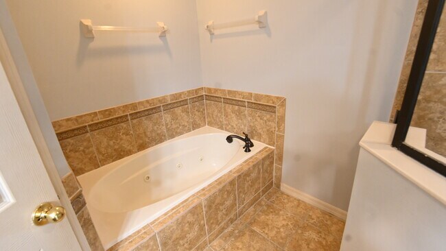 Foto del edificio - 9363 Strongbark Ln