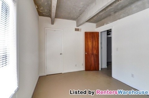 Building Photo - Renovated, Loft Style 2 Bedroom in East Point