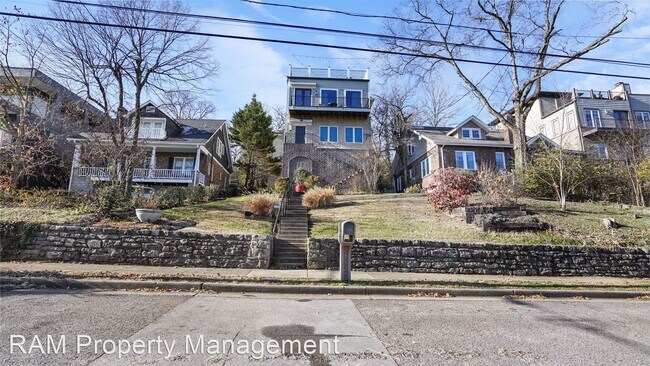 Building Photo - 4 br, 3.5 bath House - 305 32nd Avenue South