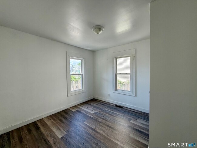 Building Photo - 265 Bunnell St