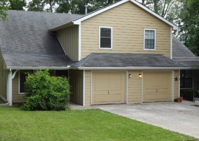 Primary Photo - Dainridge Duplexes