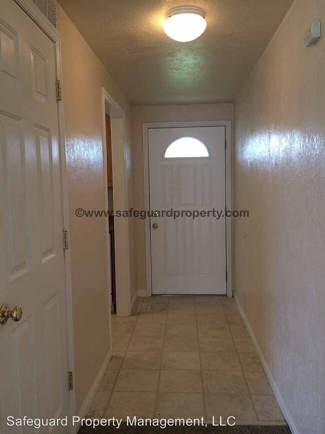 Building Photo - 3 br, 1 bath House - 736 East 9990 South