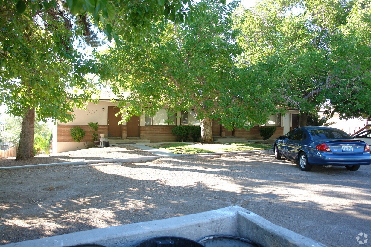 Foto del edificio - 14th St Apartments