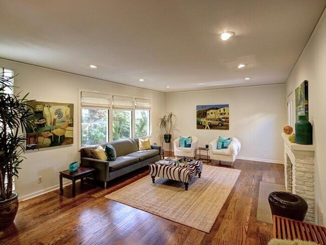 Photo - Charming Land Park Home. Modern Comfort Me...