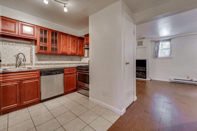 Building Photo - 354 1st St