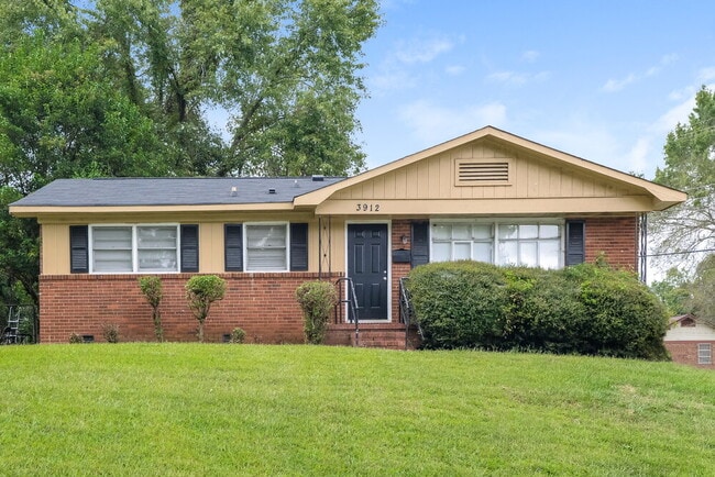 Building Photo - 3912 Broadview Dr