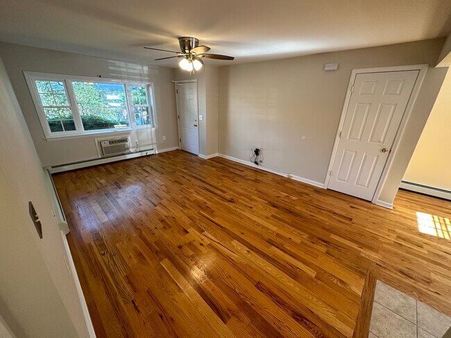 Sala de estar - 46 Wedgewood Dr
