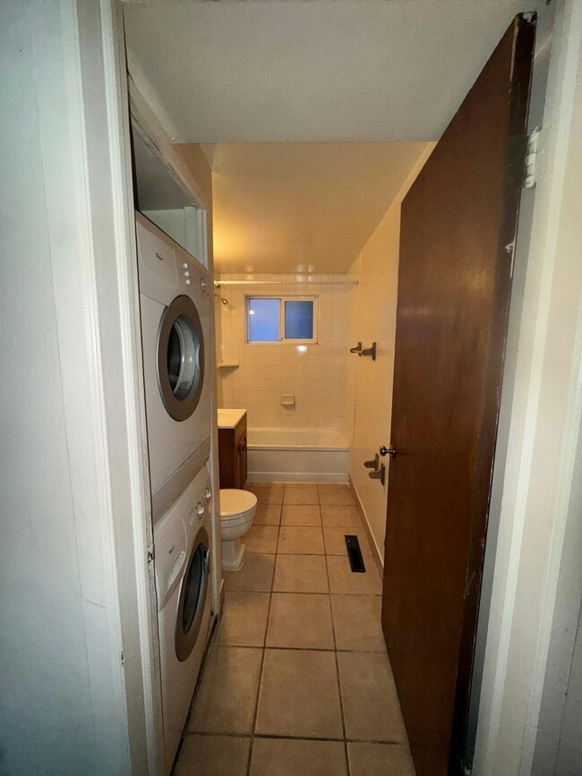 Building Photo - 228 S 900 E