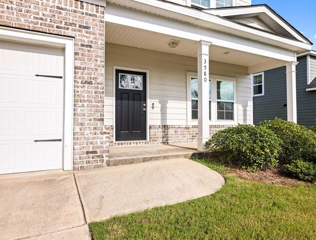 Building Photo - 3580 Hilltop Trl