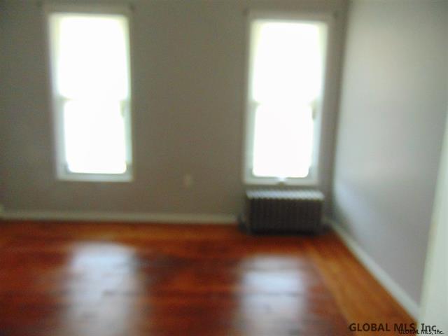 Foto del edificio - 86 Breslin Ave