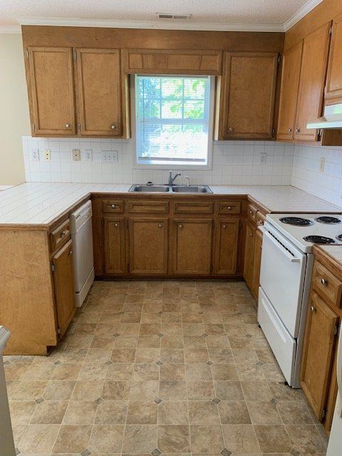 Foto del edificio - 3935 Sterling Pointe Dr
