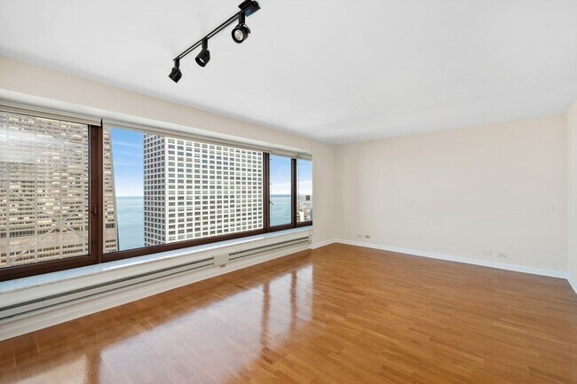 Foto del edificio - 161 E Chicago Ave