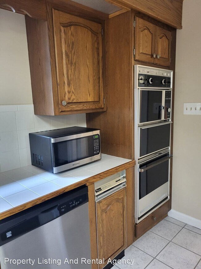 Building Photo - 3 br, 2 bath House - 122 Ridgemont Road