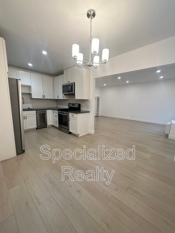 Foto del edificio - 336 W Wilson Ave