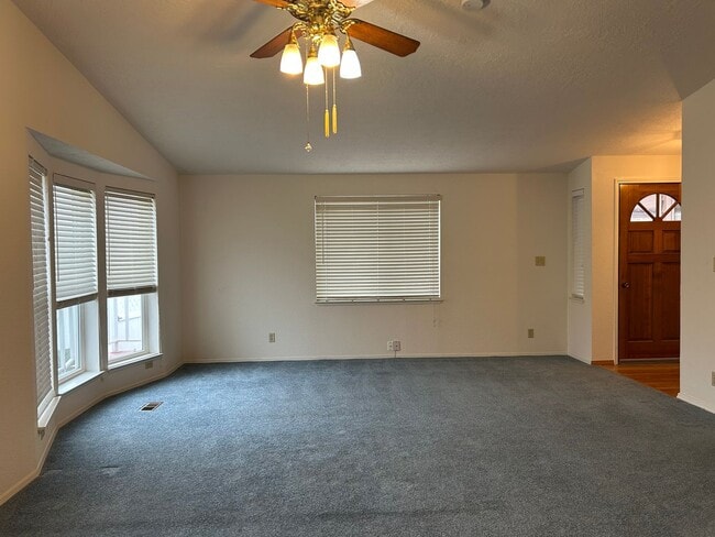 Building Photo - 8 Bass Ct