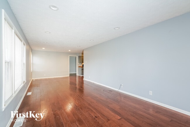 Building Photo - 371 S Hendricks Dr