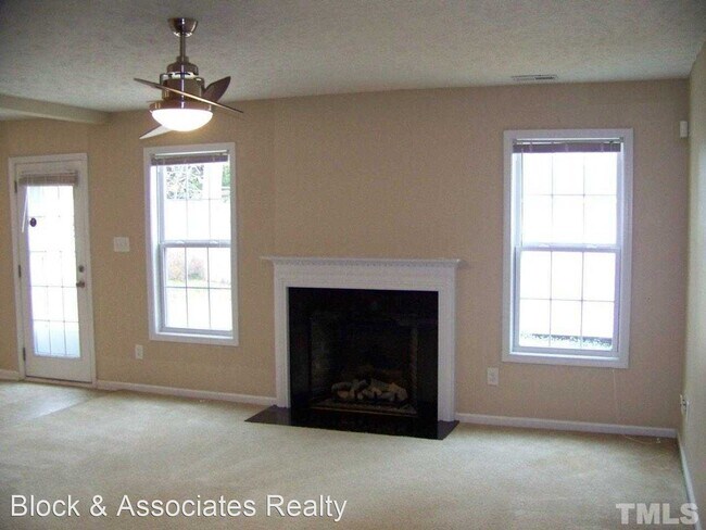 Building Photo - 3 br, 2.5 bath House - 75 Boston Harbor